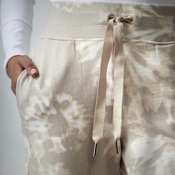 Athleta Balance Jogger - Picture 4 of 10